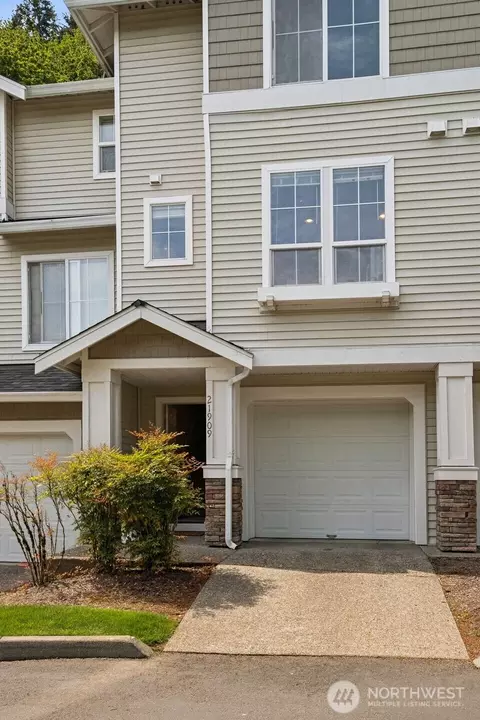 21909 39 Pl S #9-2, Kent, WA 98032