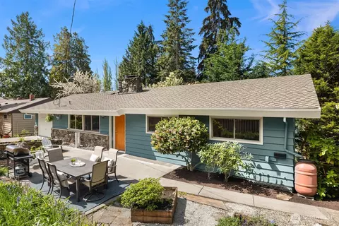 8711 25th Ave NE, Seattle, WA 98115