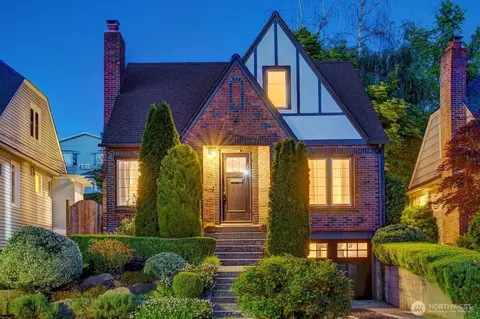 7546 Brooklyn Ave NE, Seattle, WA 98115