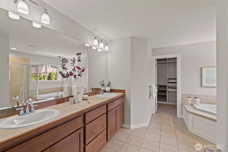 Bath - 10761 243rd Ave NE, Redmond, WA 98053 photo 2 of 5