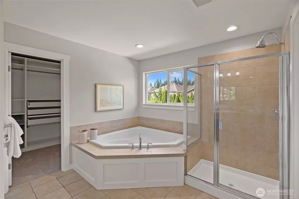 Bath - 10761 243rd Ave NE, Redmond, WA 98053 photo 3 of 5