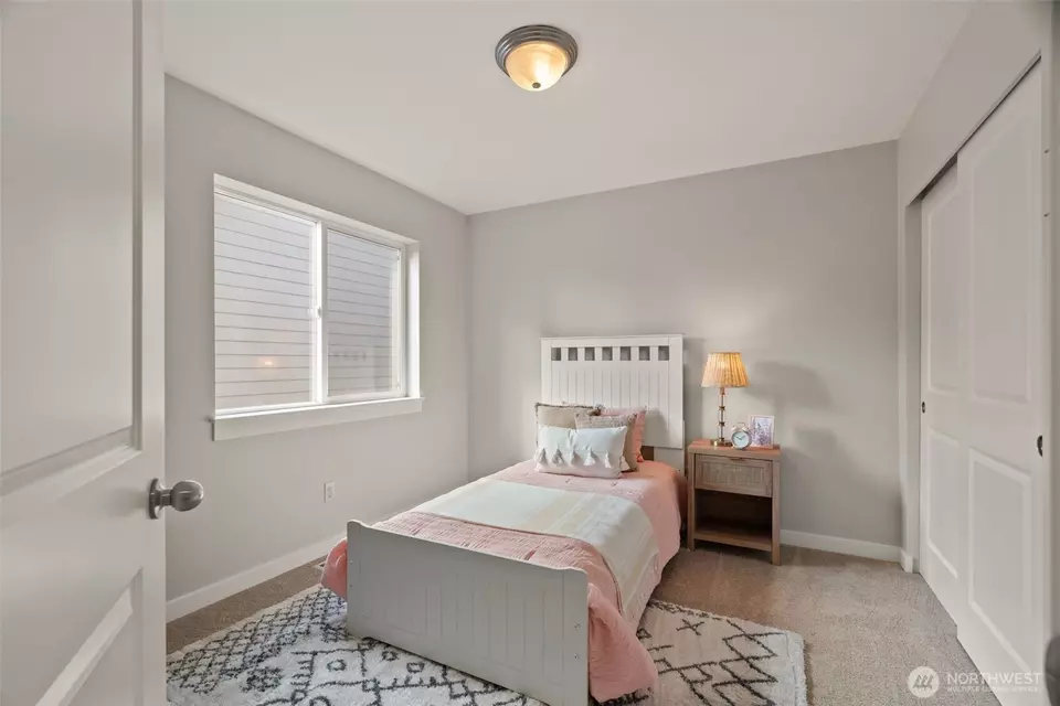 Bedroom - 10761 243rd Ave NE, Redmond, WA 98053 photo 3 of 4