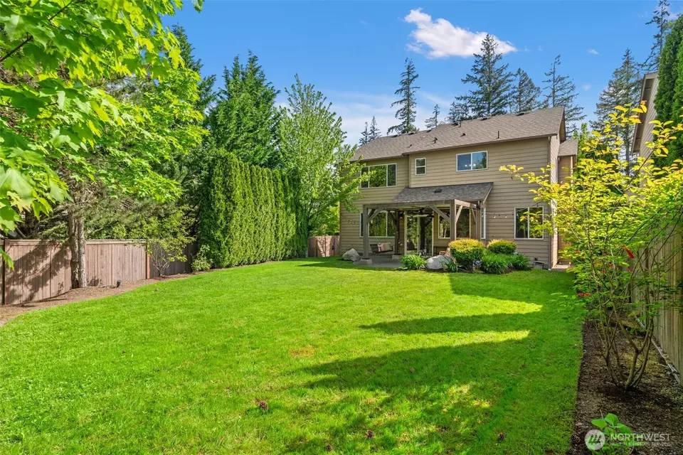 Exterior - 10761 243rd Ave NE, Redmond, WA 98053 photo 4 of 4