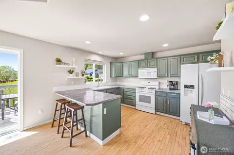 Kitchen - 14406 145th St E, Orting, WA 98360 photo 1 of 2