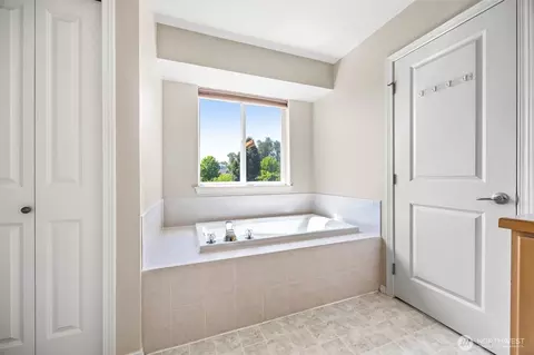 Bath - 14406 145th St E, Orting, WA 98360 photo 2 of 4