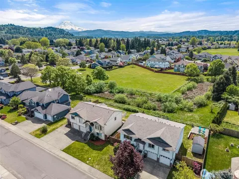 14406 145th St E, Orting, WA 98360