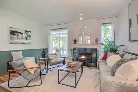 14816 29th Ave W #B102, Lynnwood, WA 98087