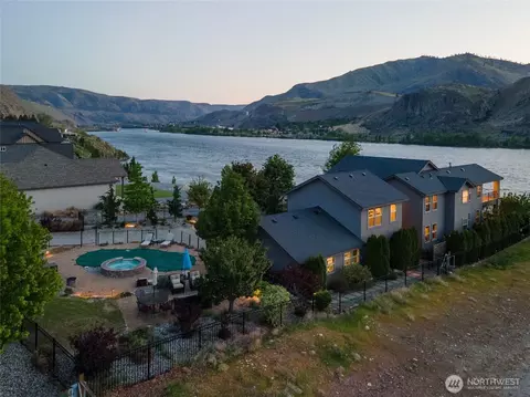 31 S Shore Dr, Orondo, WA 98843