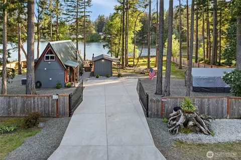 19214 21st St SW, Lakebay, WA 98349