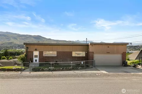 3320 NW Empire Ave, East Wenatchee, WA 98802