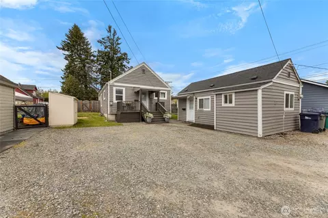Exterior - 2127 Wells St, Enumclaw, WA 98022 photo 3 of 3