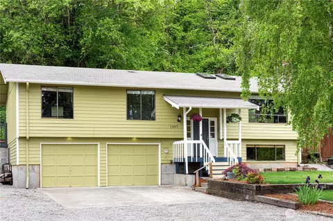 1207 22nd St SE, Puyallup, WA 98372