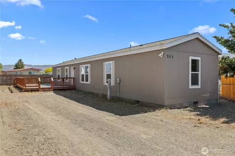 303 Fafnis Pl SW, Mattawa, WA 99349