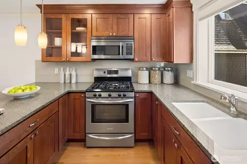 Kitchen - 216 A 12th Ave E, Seattle, WA 98102 photo 2 of 3