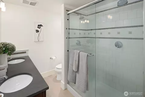 Bath - 216 A 12th Ave E, Seattle, WA 98102 photo 1 of 3