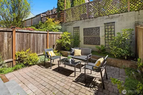 Exterior - 216 A 12th Ave E, Seattle, WA 98102 photo 1 of 5