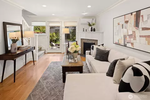 Living - 216 A 12th Ave E, Seattle, WA 98102 photo 3 of 4