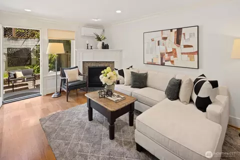 Living - 216 A 12th Ave E, Seattle, WA 98102 photo 4 of 4