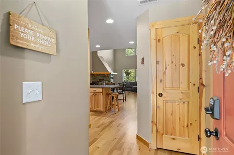 Entry Way - 200 Clearwater Loop #3, Ronald, WA 98940 photo 1 of 5