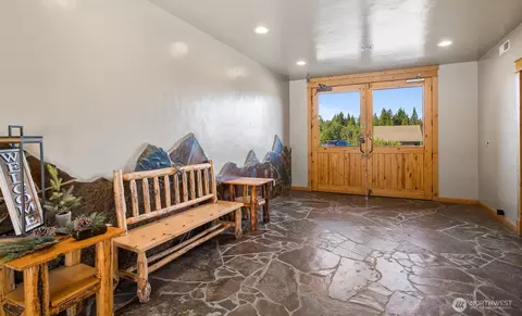 Entry Way - 200 Clearwater Loop #3, Ronald, WA 98940 photo 4 of 5