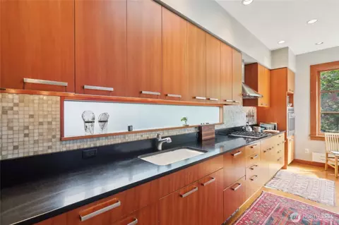 118 10th Ave E, Seattle, WA 98102 photo 10