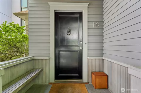 118 10th Ave E, Seattle, WA 98102 photo 3