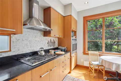 118 10th Ave E, Seattle, WA 98102 photo 13