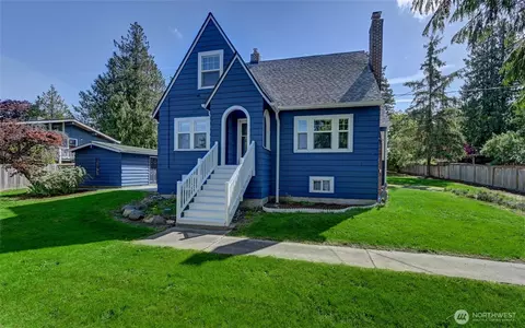22650 24th Ave S, Des Moines, WA 98198