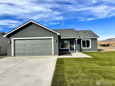 207 Rattray Dr, Mattawa, WA 99349