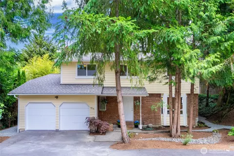 9930 SE 40th St, Mercer Island, WA 98040