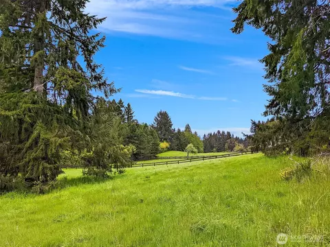 11920 SW 232nd St, Vashon, WA 98070