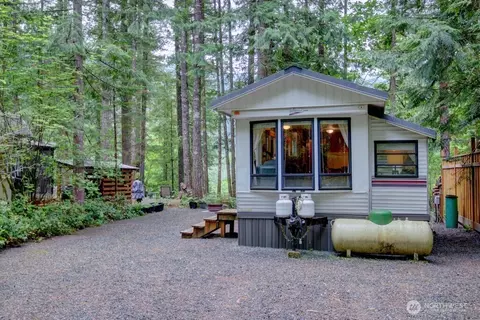 49 6 Riverside Dr, Deming, WA 98244