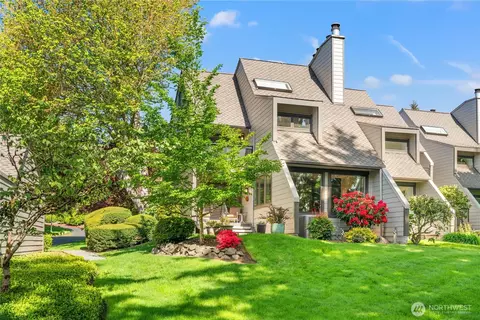1902 102nd Ave NE, Bellevue, WA 98004