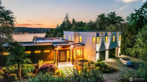 10625 82nd Ave NW, Gig Harbor, WA 98332