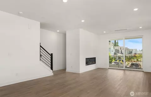 Living - 20341 90th Dr NE #F, Bothell, WA 98011 photo 2 of 4