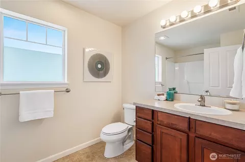 Bath - 9528 25th Dr SE, Everett, WA 98208 photo 3 of 4