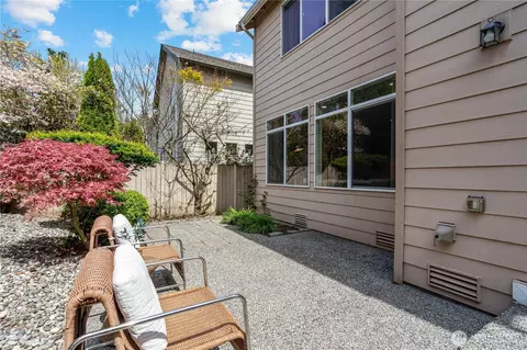 Exterior - 9528 25th Dr SE, Everett, WA 98208 photo 3 of 4