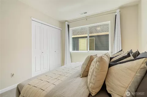 Bedroom - 9528 25th Dr SE, Everett, WA 98208 photo 5 of 7