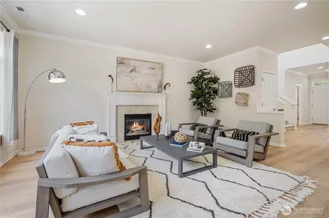 Living - 9528 25th Dr SE, Everett, WA 98208 photo 5 of 5