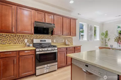 Kitchen - 9528 25th Dr SE, Everett, WA 98208 photo 2 of 6