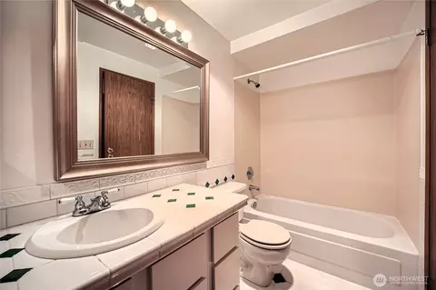Bath - 9816 NE 142nd Pl #E102, Kirkland, WA 98034 photo 2 of 2