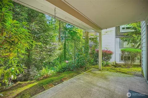Exterior - 9816 NE 142nd Pl #E102, Kirkland, WA 98034 photo 2 of 3