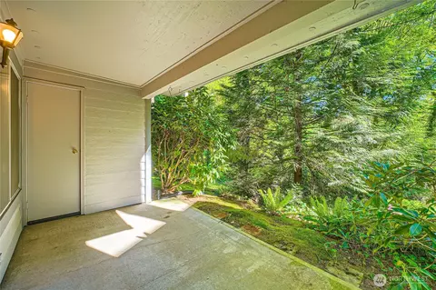 Exterior - 9816 NE 142nd Pl #E102, Kirkland, WA 98034 photo 3 of 3