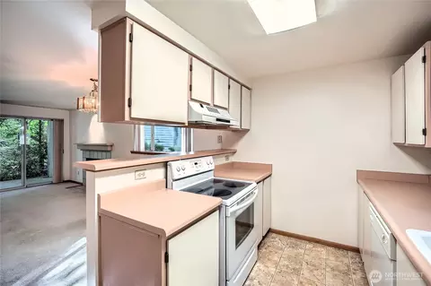 Kitchen - 9816 NE 142nd Pl #E102, Kirkland, WA 98034 photo 2 of 2