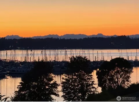 920 E Bay Dr NE #3C202, Olympia, WA 98506
