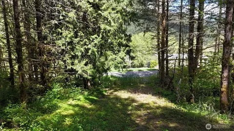 426 Highland Valley Rd, Morton, WA 98356