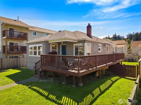 119 Rainier Ave, Bremerton, WA 98312