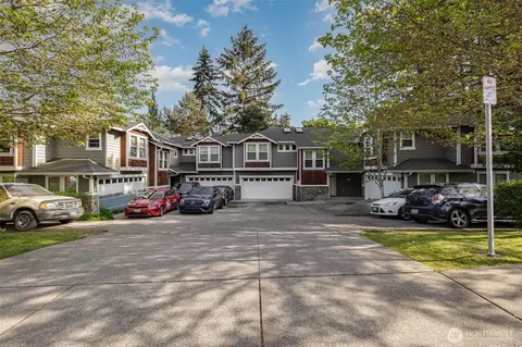 11015 Woodinville Dr, Bothell, WA 98011