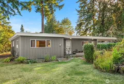 2965 74 Ave SE, Mercer Island, WA 98040