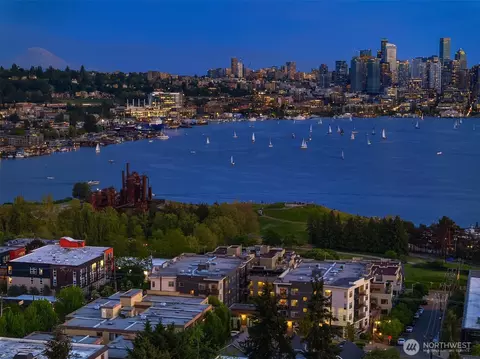 1730 N Northlake Way #415, Seattle, WA 98103